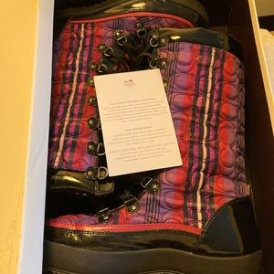Coach Poppy plaid Winter Size 9 Boots